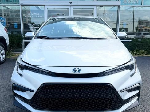 Used 2023 Toyota Corolla SE FWD image 2