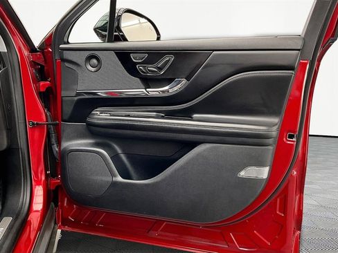 Used 2020 Lincoln Corsair Reserve w/ Equipment Group 202A image 24