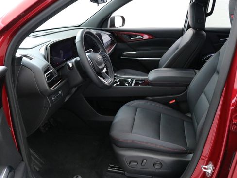 Used 2024 Chevrolet Traverse Z71 image 25