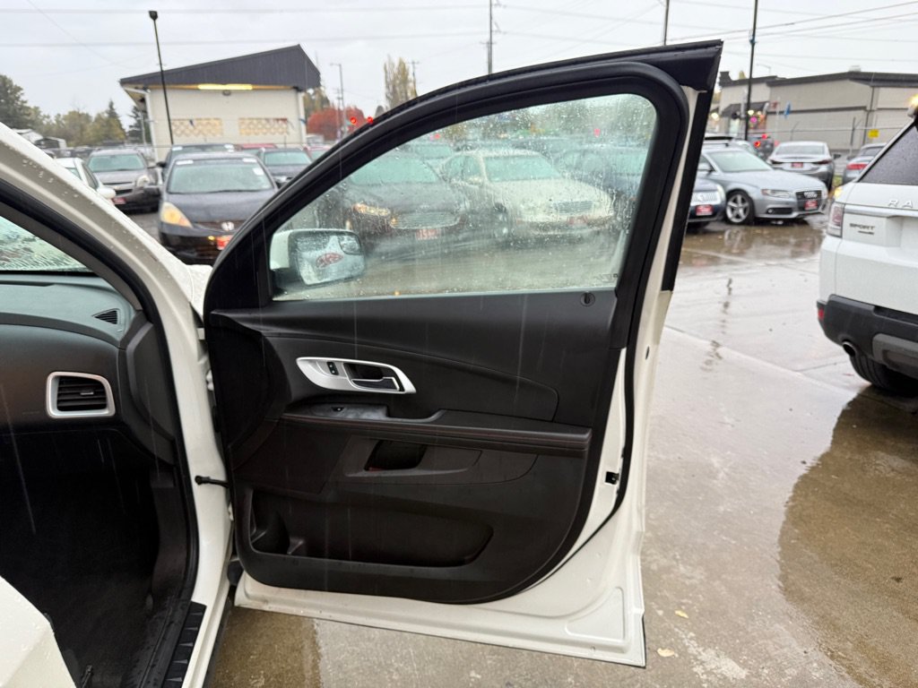 Used 2012 Chevrolet Equinox LT w/ Driver Convenience Package FWD image 16