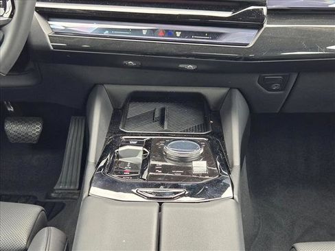 Used 2024 BMW i5 eDrive40i RWD image 12