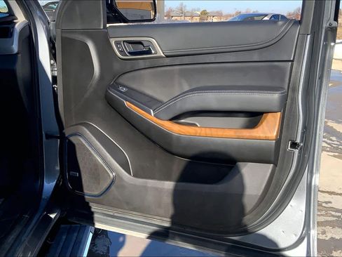 Used 2020 GMC Yukon Denali w/ Denali Ultimate Package image 23