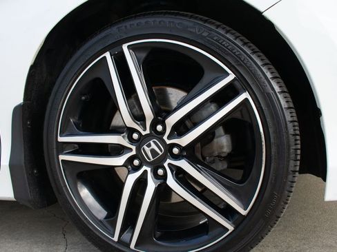 Used 2017 Honda Accord Touring image 26