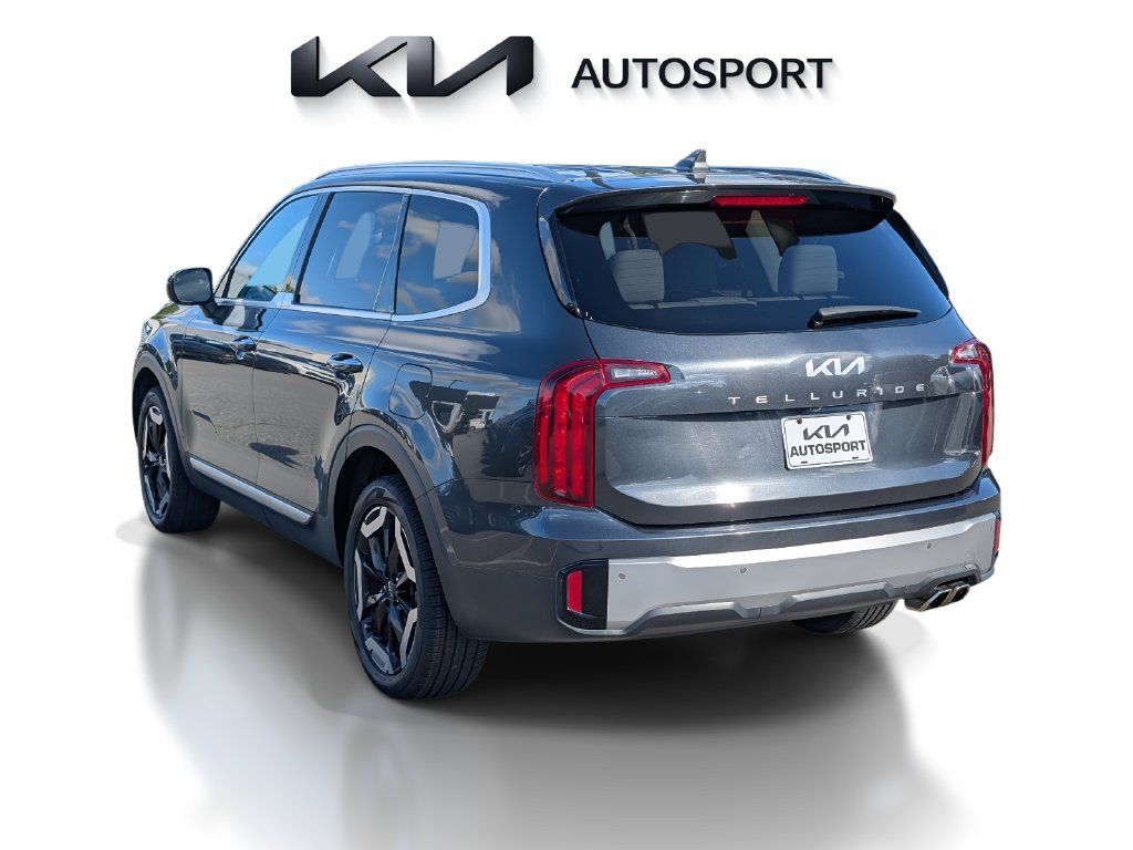 Certified 2023 Kia Telluride S w/ S Sunroof Package FWD image 9