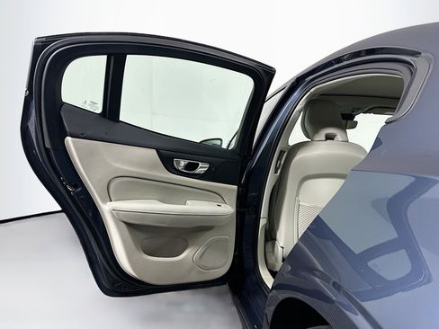 Used 2020 Volvo S60 T6 Momentum image 27