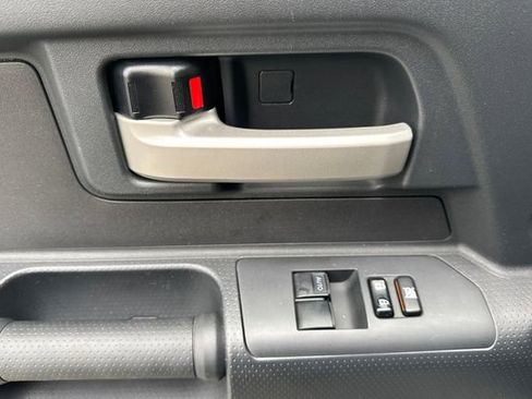 Used 2014 Toyota FJ Cruiser 4WD image 11