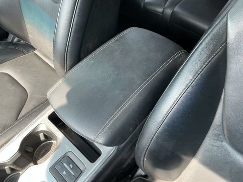 Used 2022 Ford Edge Titanium w/ Class II Trailer Tow Package AWD/4WD image 29