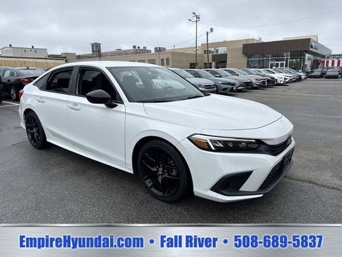 Used 2022 Honda Civic Sport image 2