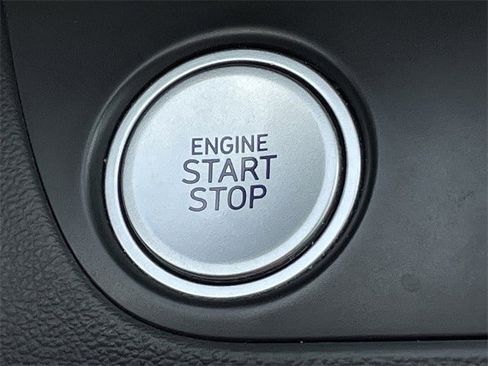 Used 2021 Hyundai Elantra Limited w/ Preferred Accessory Package image 22