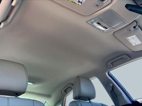 Used 2017 Toyota Avalon XLE w/ All Weather Liner Package FWD image 13