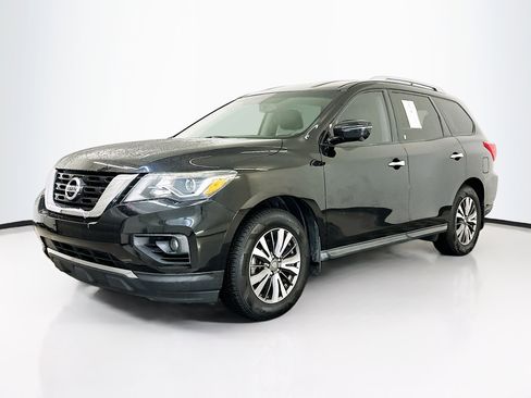 Used 2017 Nissan Pathfinder SL w/ SL Tech Package image 3