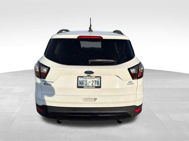 Used 2018 Ford Escape SE w/ SE Sport Appearance Package FWD image 4