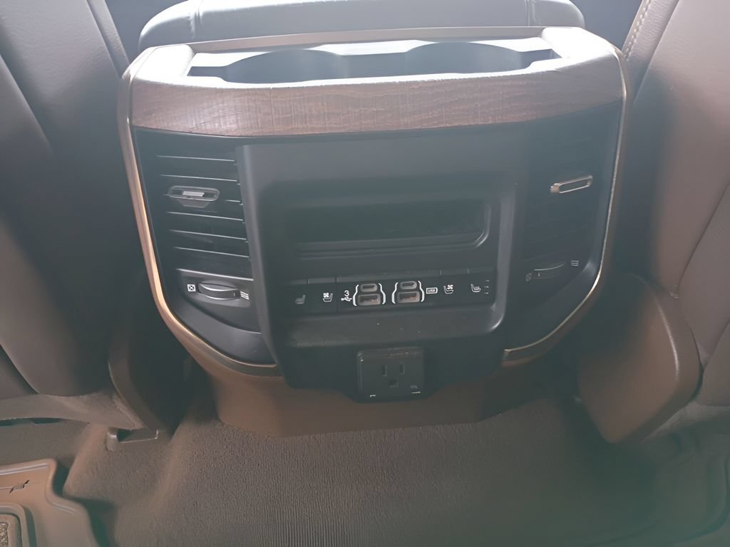 Used 2019 RAM 1500 Limited AWD/4WD image 10