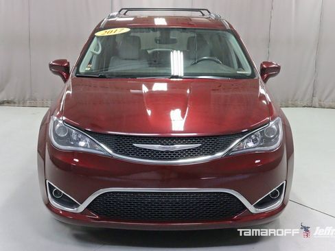 Used 2017 Chrysler Pacifica Touring-L Plus image 19