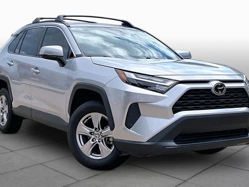 Used 2025 Toyota RAV4 XLE w/ Convenience Package FWD image 3