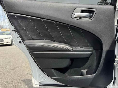 Used 2017 Dodge Charger R/T w/ Driver Confidence Group image 39