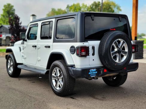 Used 2019 Jeep Wrangler Unlimited Sahara AWD/4WD image 6