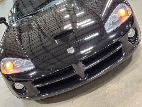 Used 2003 Dodge Viper SRT-10 RWD image 19