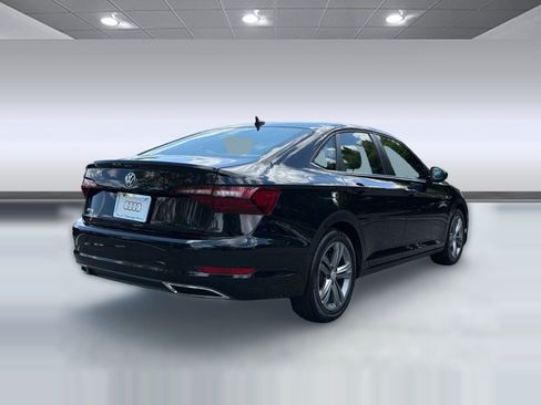 Used 2020 Volkswagen Jetta R-Line w/ R-Line Cold Weather Package FWD image 9
