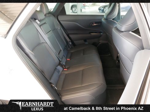 Used 2025 Toyota Crown Signia image 3