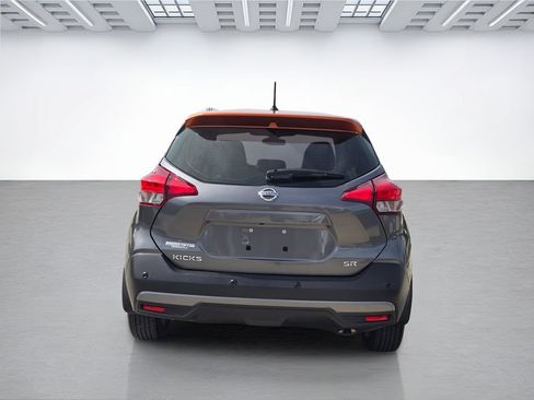 Used 2020 Nissan Kicks SR w/ SR Premium Package FWD image 4