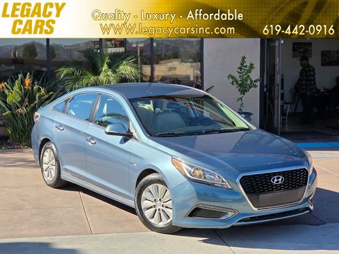 Used 2016 Hyundai Sonata SE image 1