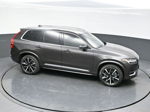 Used 2023 Volvo XC90 B6 Plus image 35