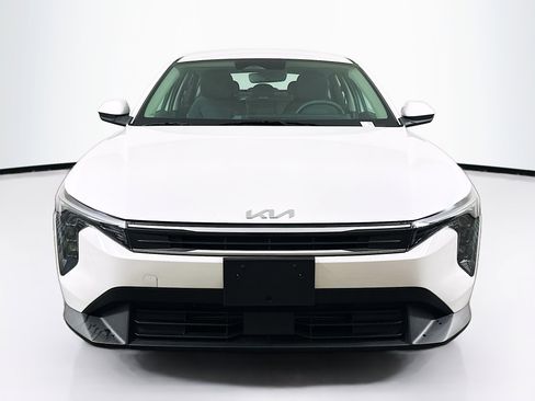Used 2025 Kia K4 LXS image 2