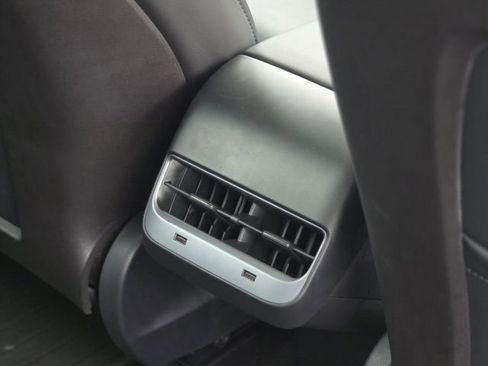 Used 2020 Tesla Model 3 Standard Range Plus image 33