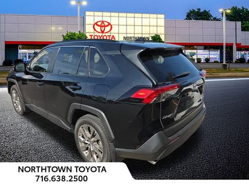 Used 2019 Toyota RAV4 XLE Premium image 12
