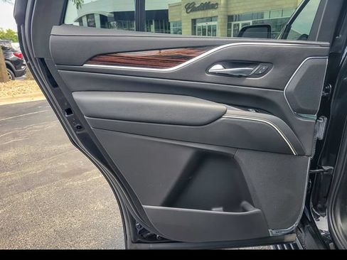 Certified 2022 Cadillac Escalade Premium Luxury w/ Performance Package AWD/4WD image 27