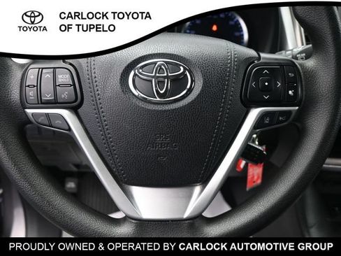 Used 2019 Toyota Highlander LE FWD image 18