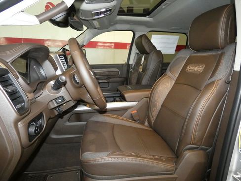 New 2026 RAM 2500 Limited AWD/4WD image 12