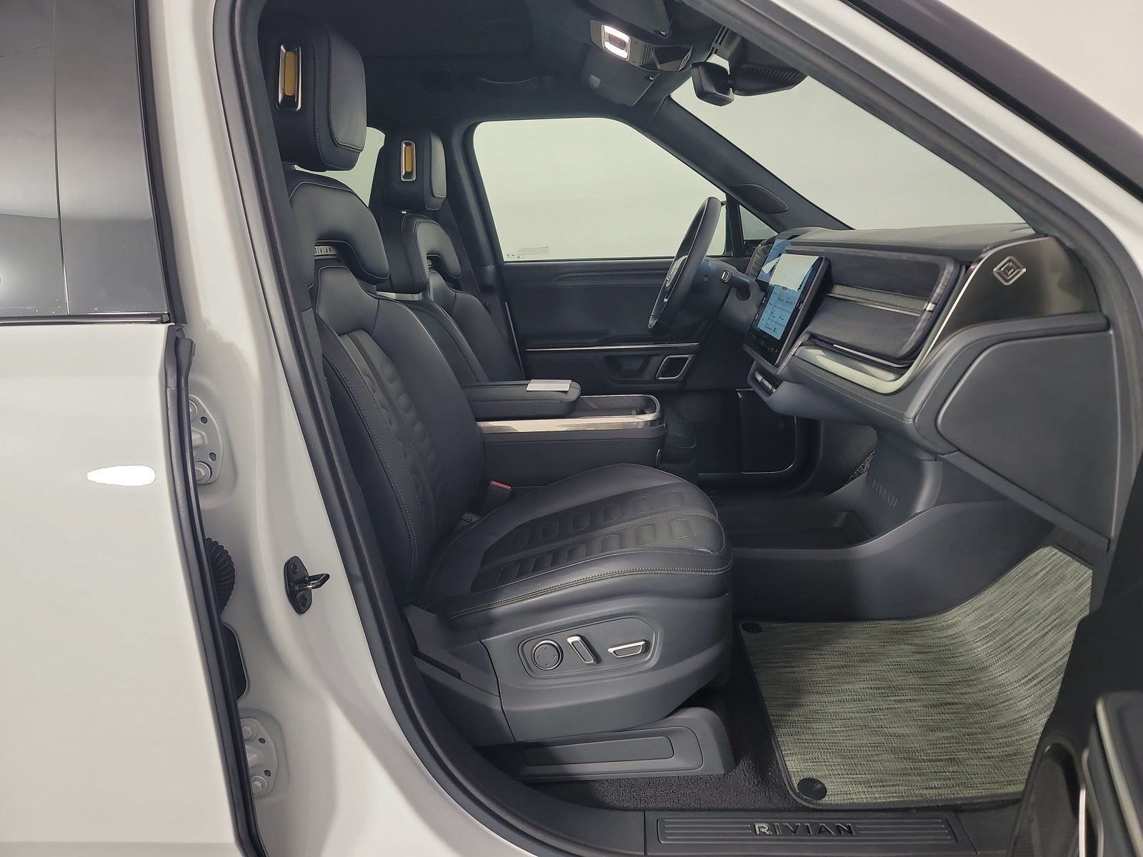 Used 2023 Rivian R1S Adventure Quad AWD/4WD image 24