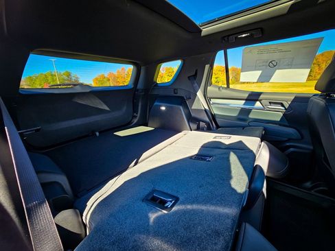 New 2026 GMC Terrain AT4 w/ Convenience Package III image 37