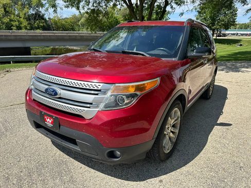 Used 2013 Ford Explorer XLT FWD image 2