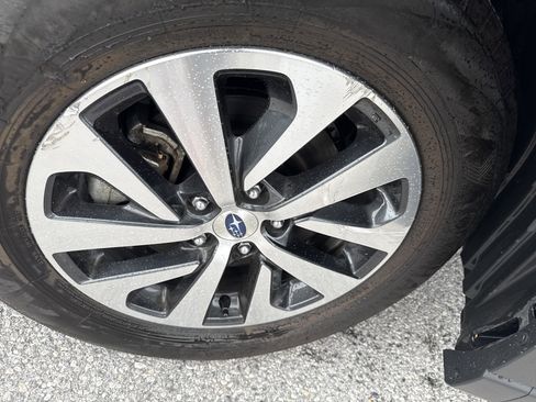 Used 2024 Subaru Outback Premium image 9