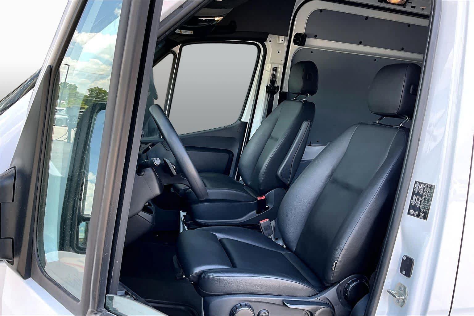 Used 2024 Mercedes-Benz Sprinter 3500 image 8