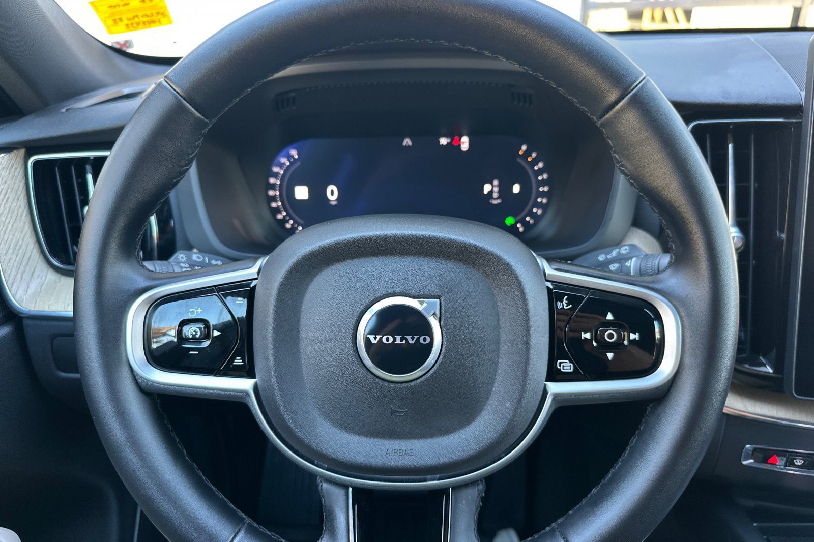 Certified 2026 Volvo XC60 B5 Plus AWD/4WD image 28