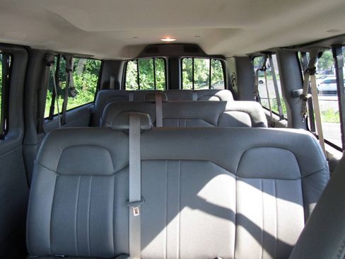 Used 2018 Chevrolet Express 2500 LS RWD image 15