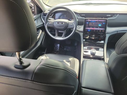 Certified 2022 Jeep Grand Cherokee Limited AWD/4WD image 14