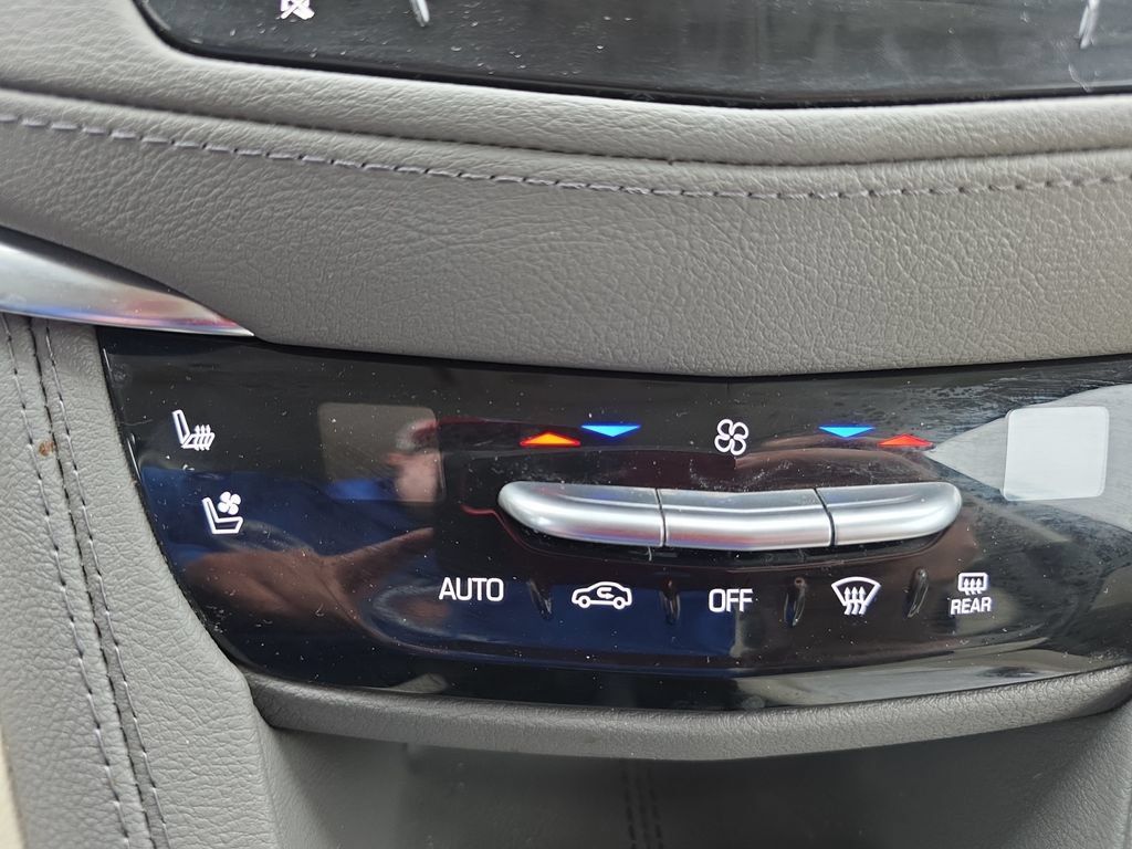 Used 2024 Cadillac XT5 Premium Luxury w/ LPO, Floor Liner Package FWD image 30