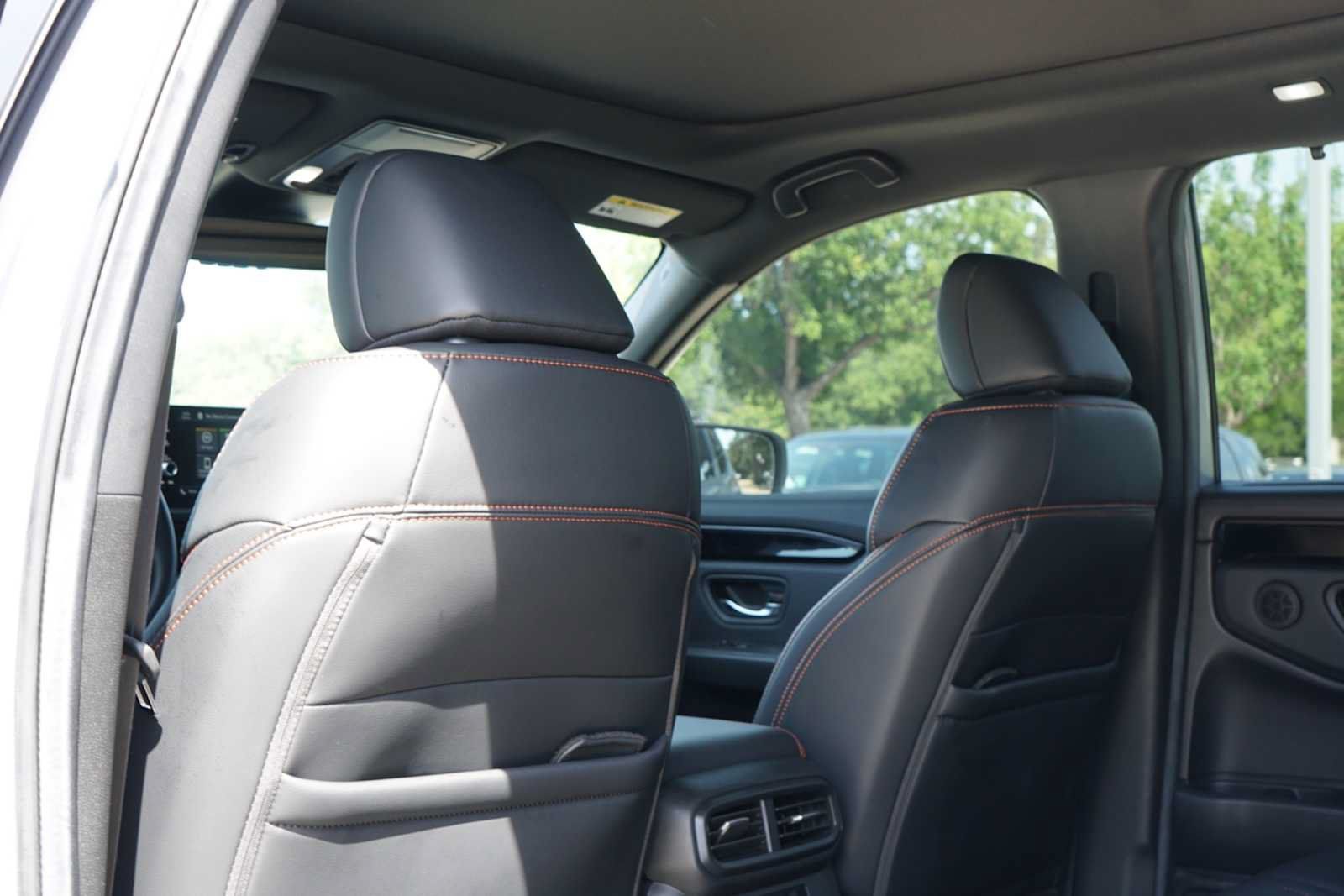 Used 2025 Honda Pilot TrailSport image 19