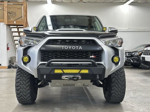 Used 2017 Toyota 4Runner TRD Off-Road AWD/4WD image 7