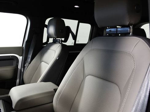 Certified 2026 Land Rover Defender 110 S AWD/4WD image 17