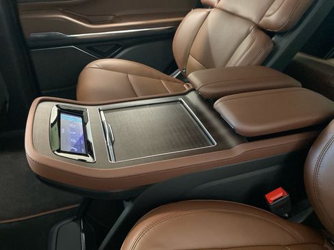 New 2026 Lincoln Navigator Reserve AWD/4WD image 13