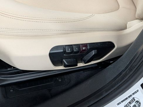 Used 2017 BMW X1 xDrive28i image 9