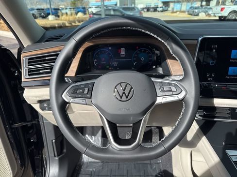 New 2026 Volkswagen Atlas SE image 14