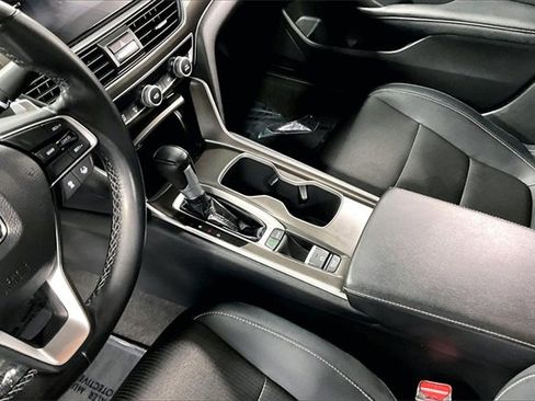 Used 2018 Honda Accord Sport image 17