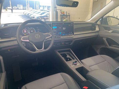 New 2026 Volkswagen Tiguan SE AWD/4WD image 12